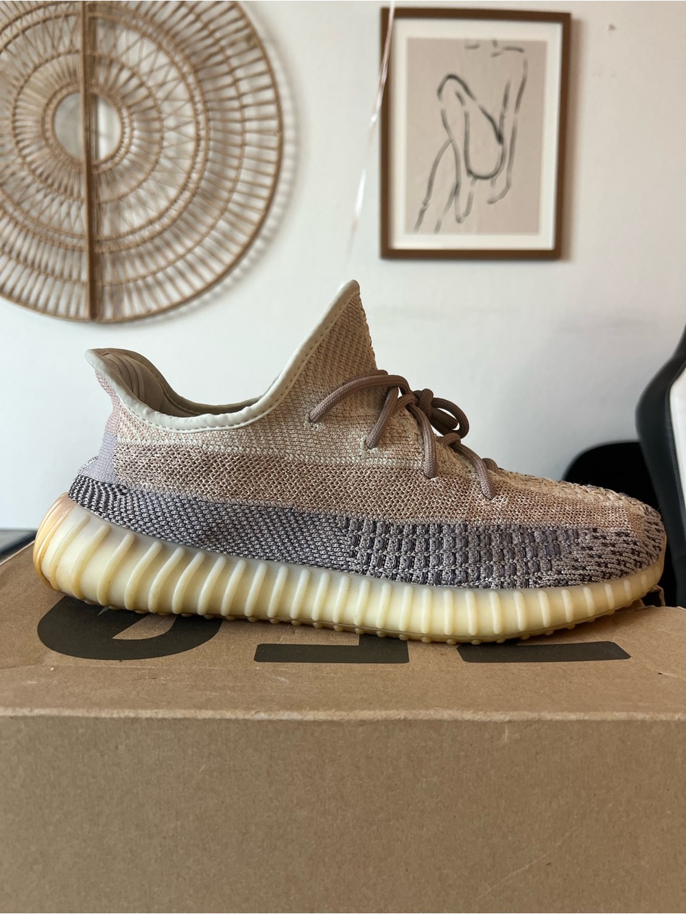 Men’s Yeezy Boost 350V2 “Ash Pearl”  Size 10.5